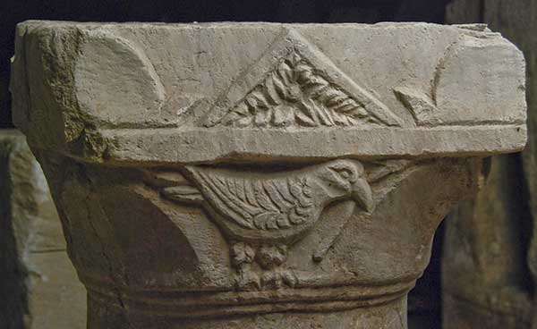 Column to Nabarze of Protas, bird 1.