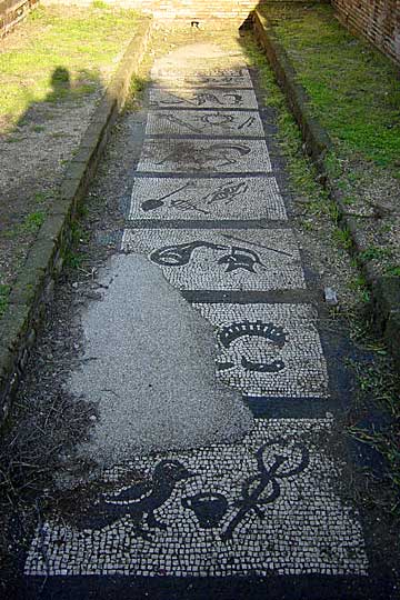 Floor mosaic of the Mitreo Felicissimus