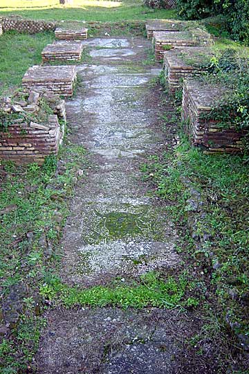 Central corridor of the Mitreo degli Animali.