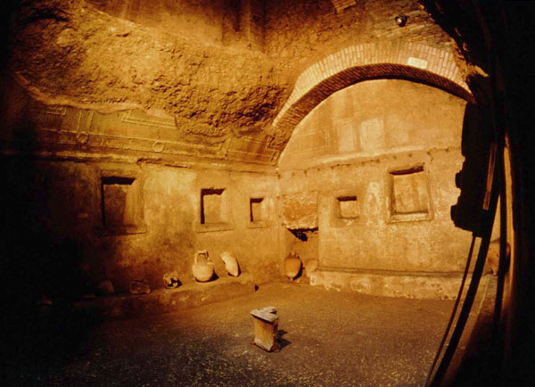 Additional room besides the Mithraeum.