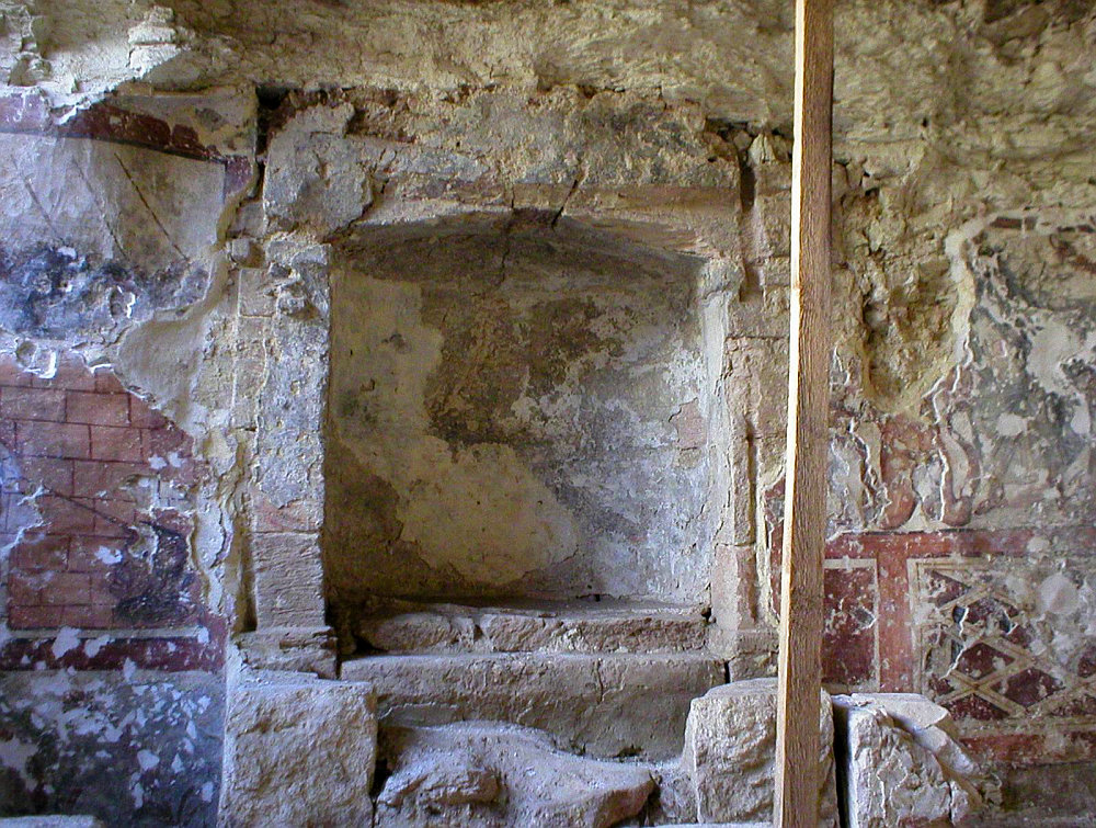 View of the niche of the Mithraeum of Hawarte