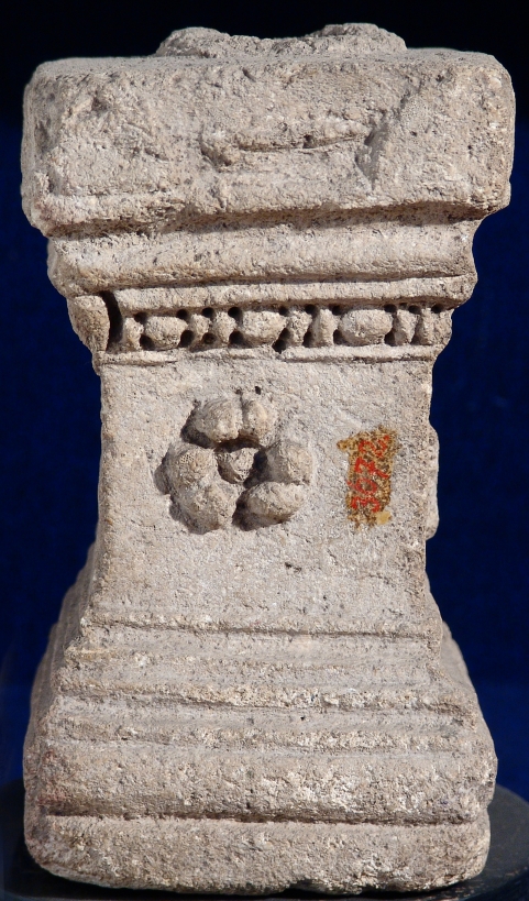 Altar of Manius Cretinus from Gherla.