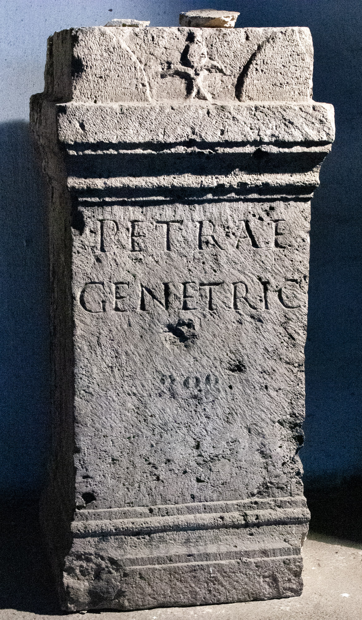 Altar Petrae Genetrici from Aquincum.