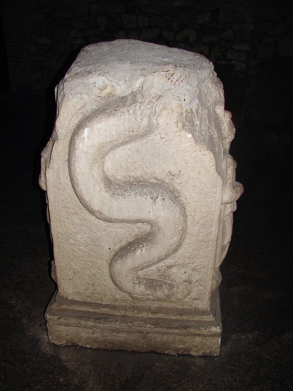 Altar of Mithraeum San Clemente, back.