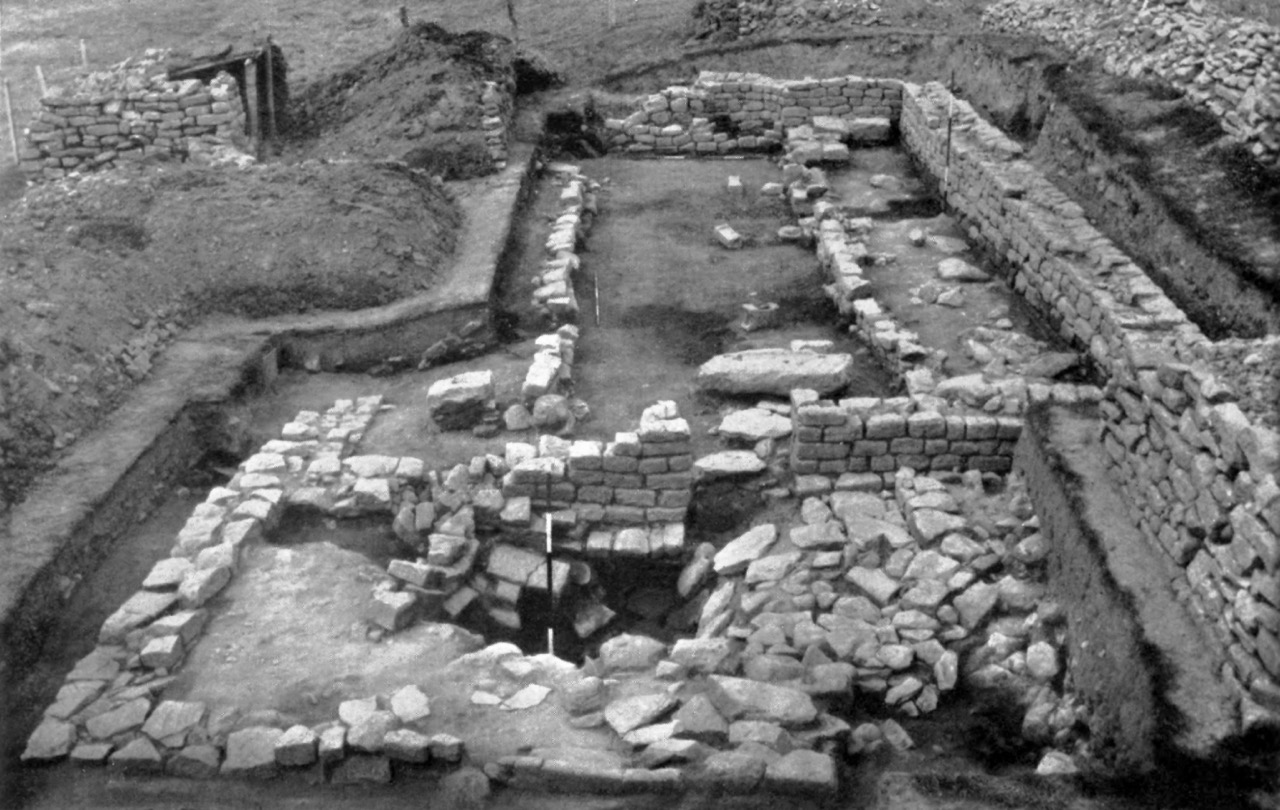 A photograph of the Mithraeum excavation 1953.