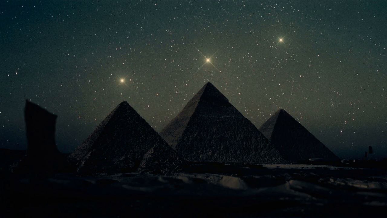 🔘 Egyptian pyramids:

The pyramids of Egypt were built to fit the belt of the Orion constellation.