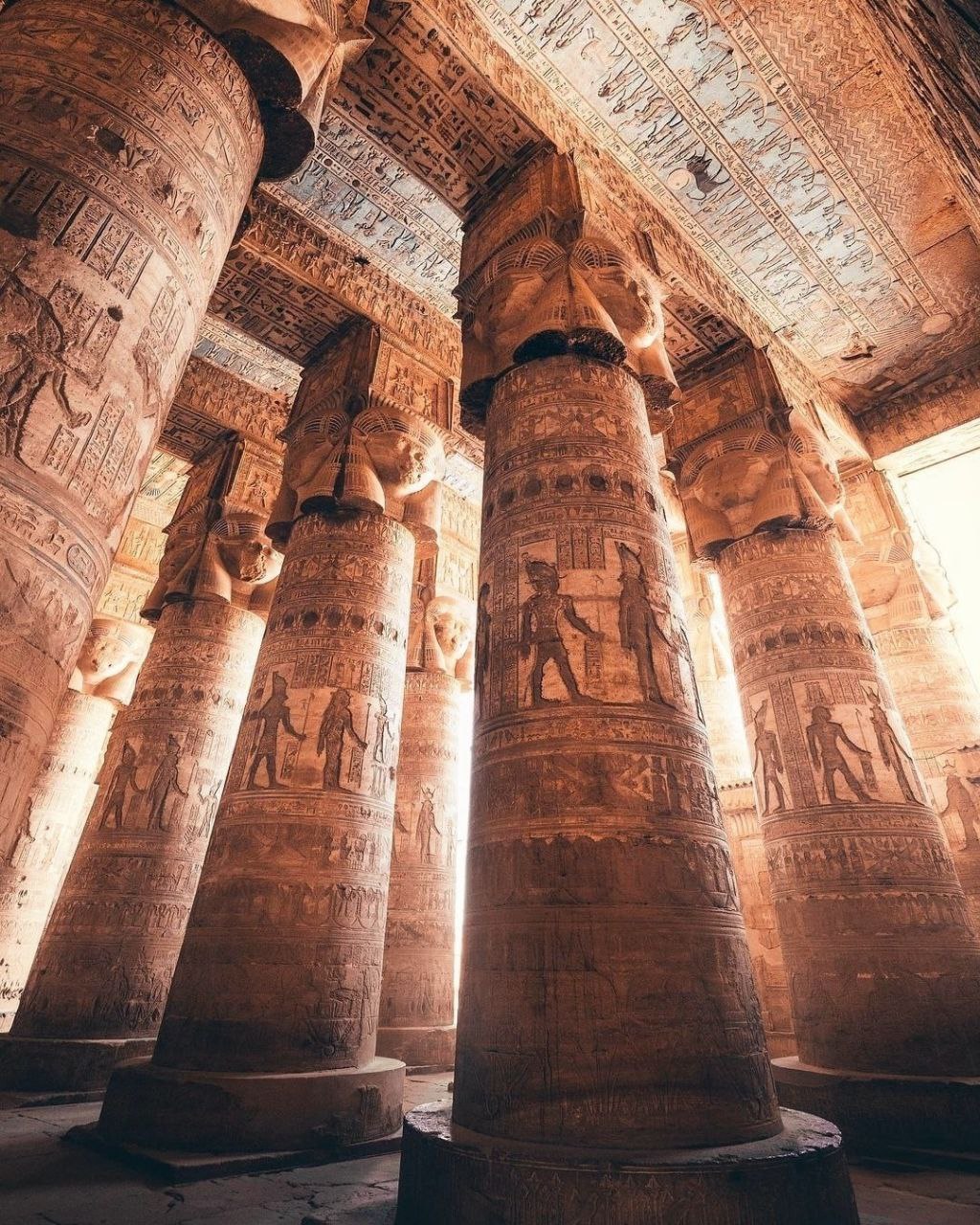 🔘 Ancient works and architectural techniques in ancient Egypt.